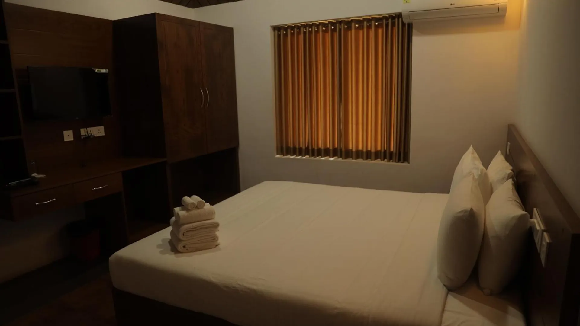 Poliyam Thuruth Eco Tourism Village Kasaragod Hotel