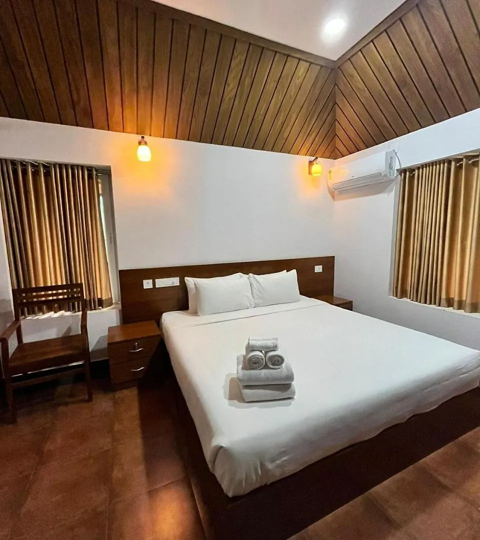 Hotel Poliyam Thuruth Eco Tourism Village Kasaragod